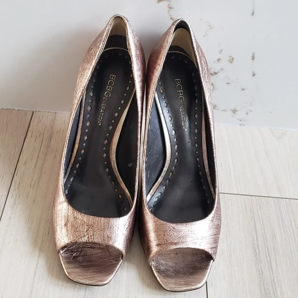BCBGeneration Heels Womens 7 Bronze Metallic Ariel Peep Toe Leather Stiletto Y2K